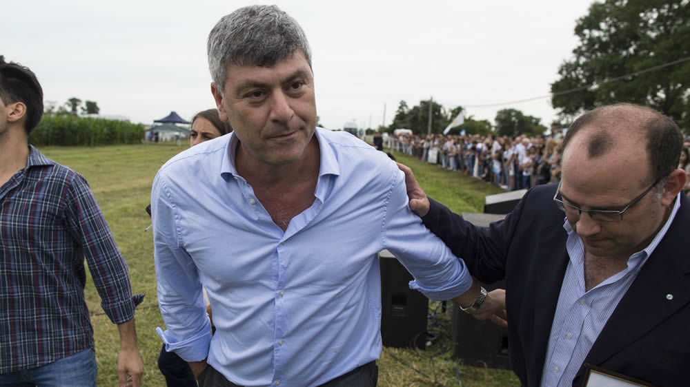 Buryaile: «No va a haber importación masiva de carne desde Brasil»