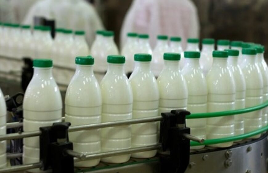 Con la vuelta del IVA, el Estado duplicó su participación en el precio de la leche