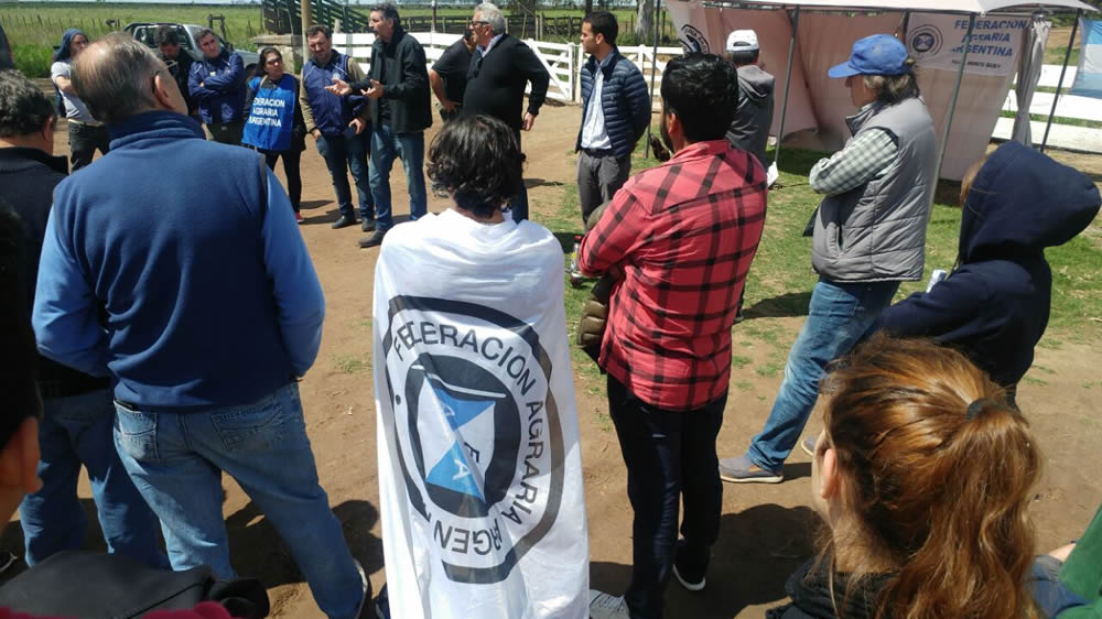 Gracias a una movilización de FAA, lograron suspender el remate a un pequeño productor