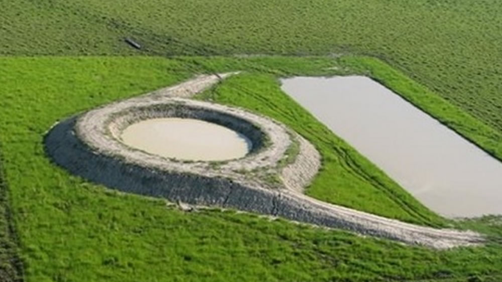 Cómo construir tanques de tierra para almacenar agua de lluvia