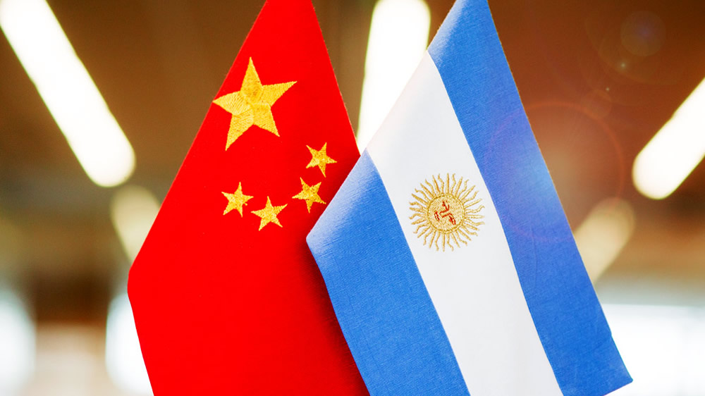 Banderas china y argentina