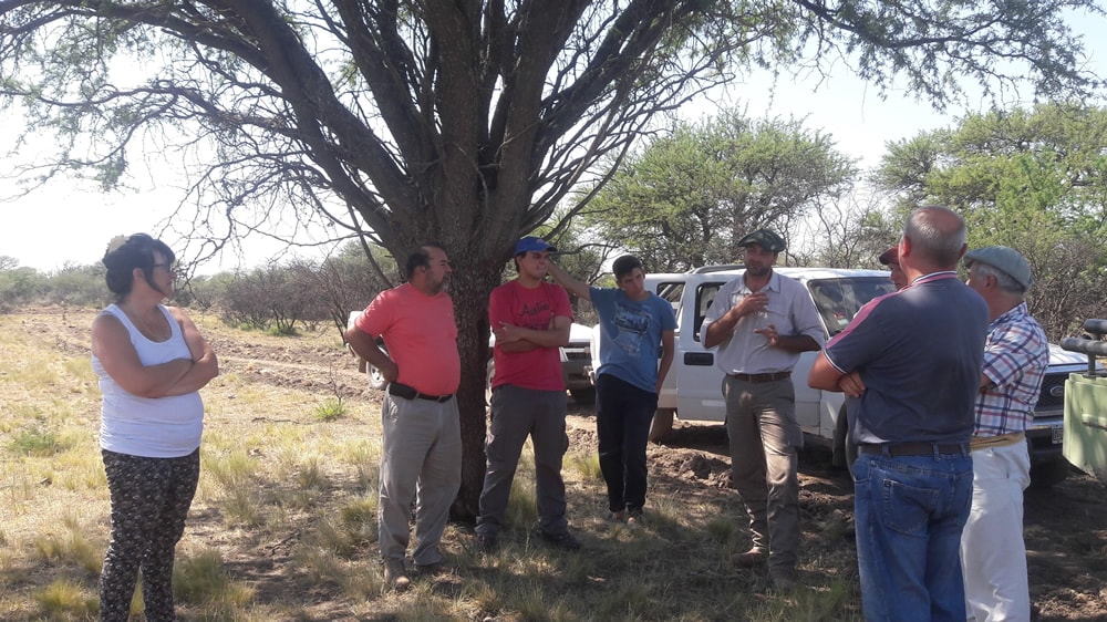 Reunión con productores de La Adela