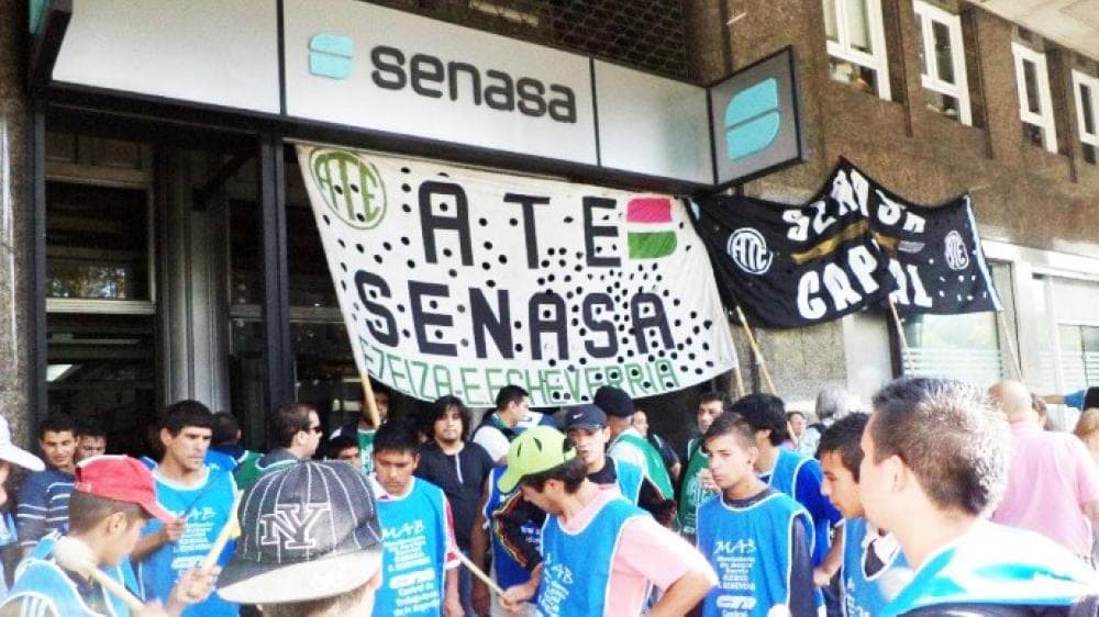 Así es la protesta en la puerta del Ministerio de Agroindustria por los 330 despidos