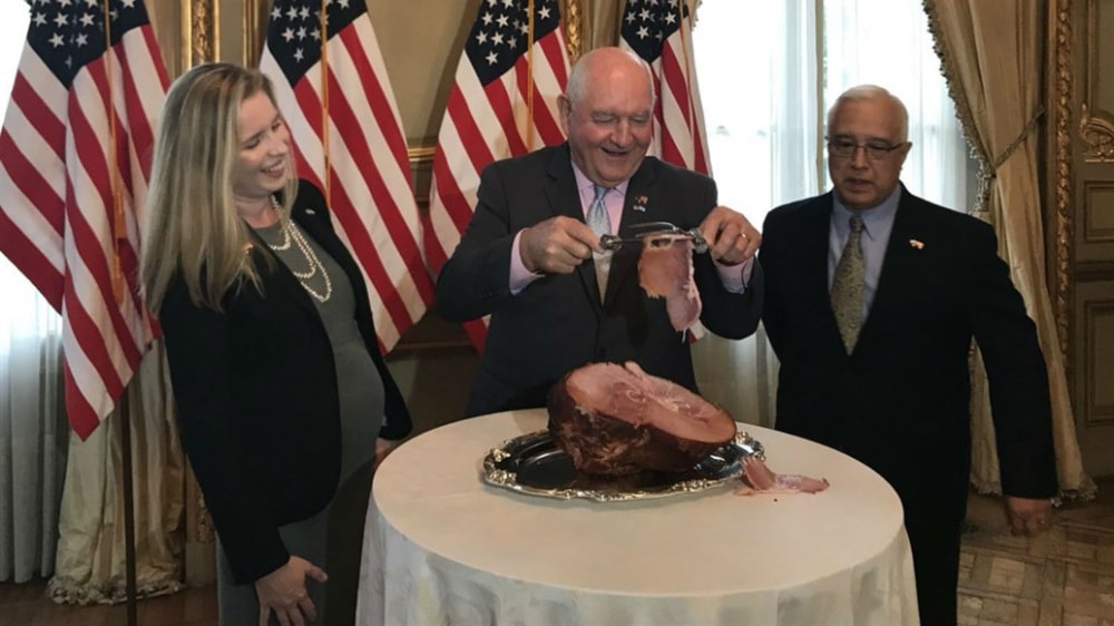 Así celebró un funcionario de EE.UU. el ingreso de carne de cerdo a la Argentina