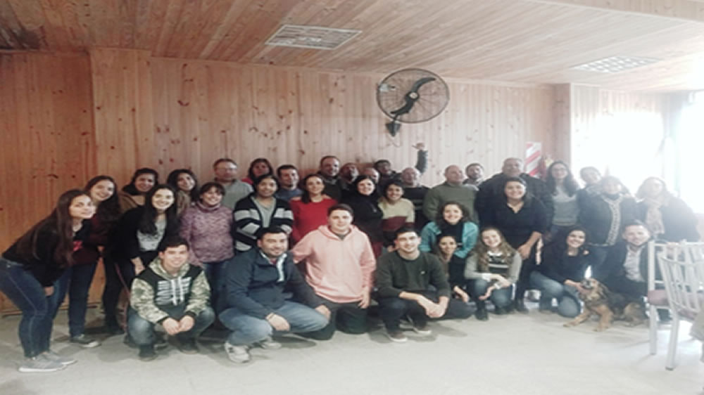 Más de 50 Jóvenes federados de distintas localidades del centro del país se capacitan en Oratoria & Coaching
