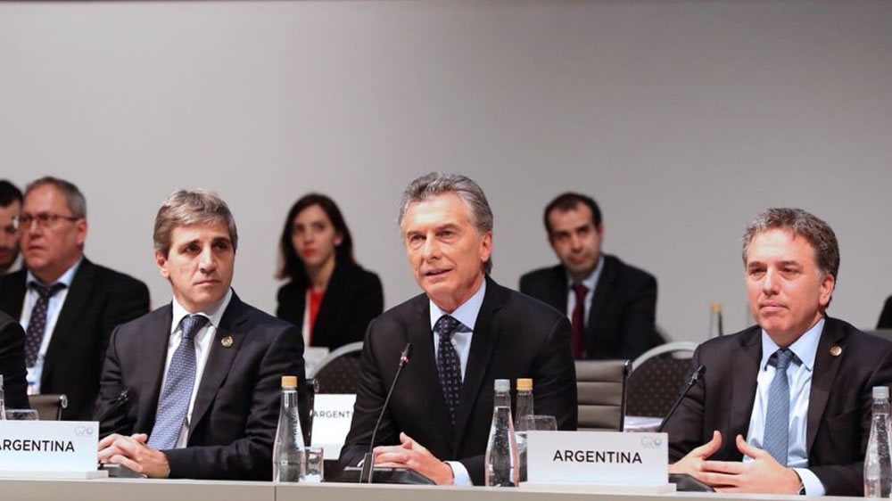 Pese a los anuncios de Macri y la intervención del BCRA, el dólar marca un nuevo récord