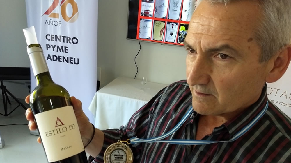 Quién podría afirmar que elaborar vino en una provincia como La Pampa no es una buena idea (Estilo 152 fue premiado en Neuquén)
