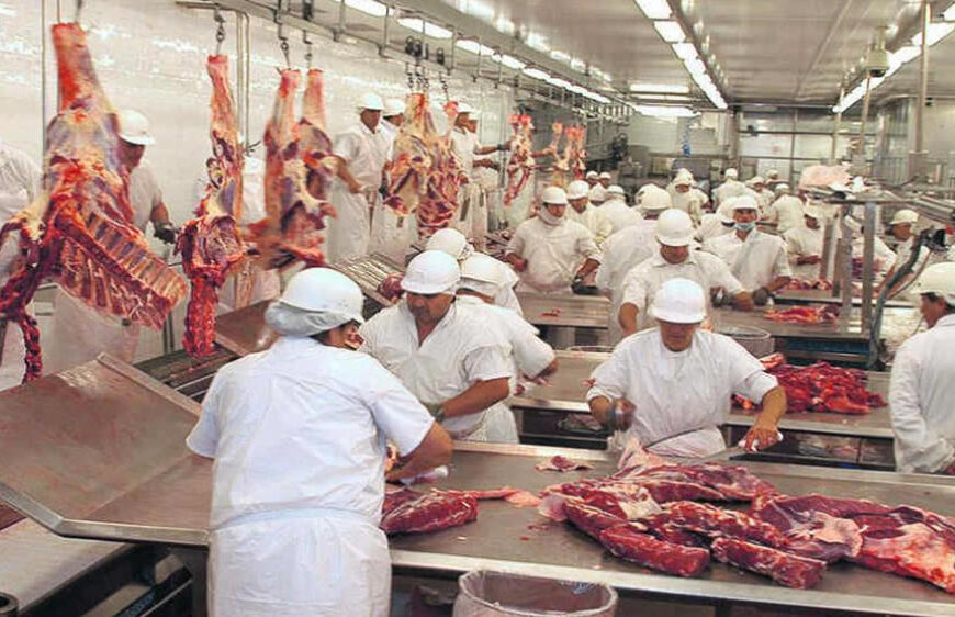 Salario de trabajadores de la carne cayó hasta 50% por restricciones a las exportaciones