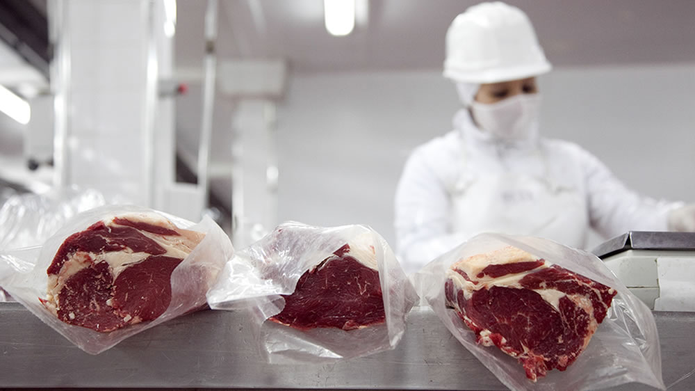 Agilizan la habilitación de frigoríficos para exportar carne a China