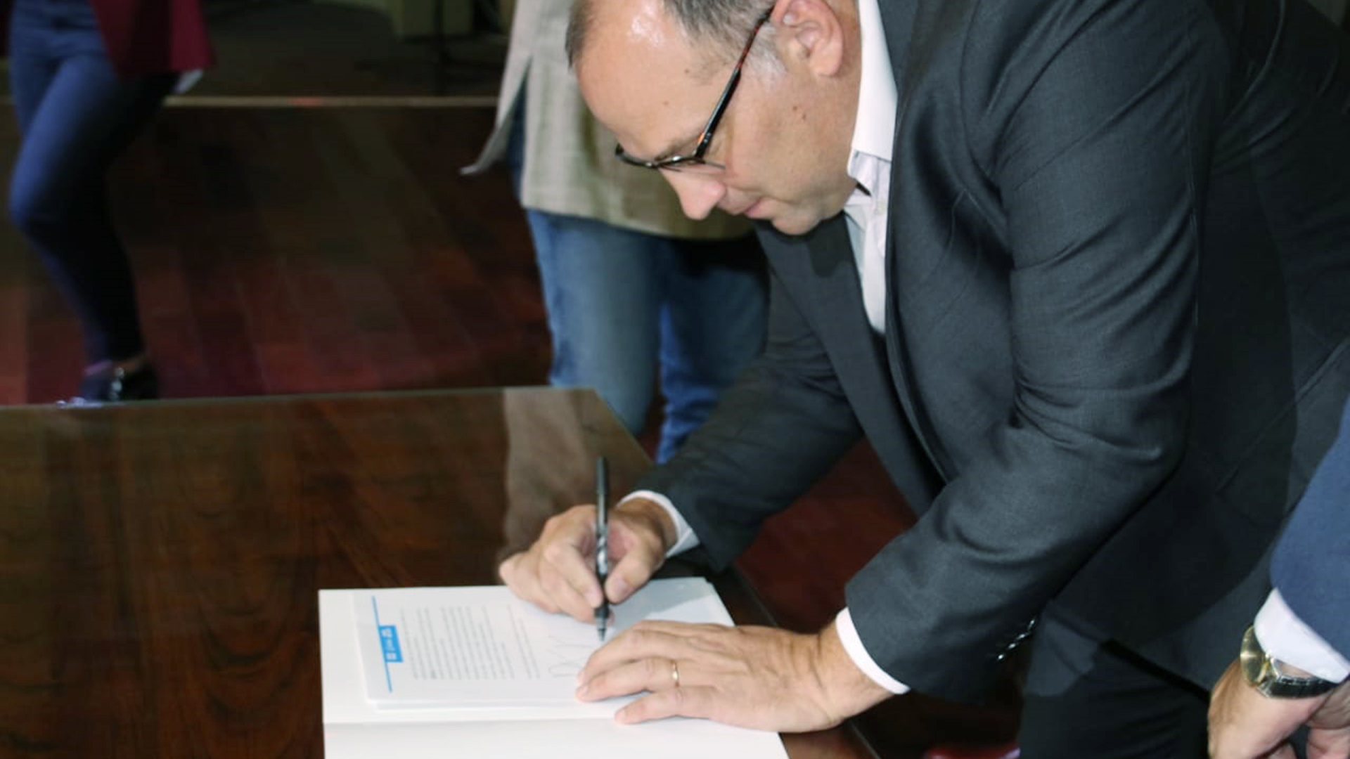 Acuerdo con la provincia de Córdoba para la implementación del DUT