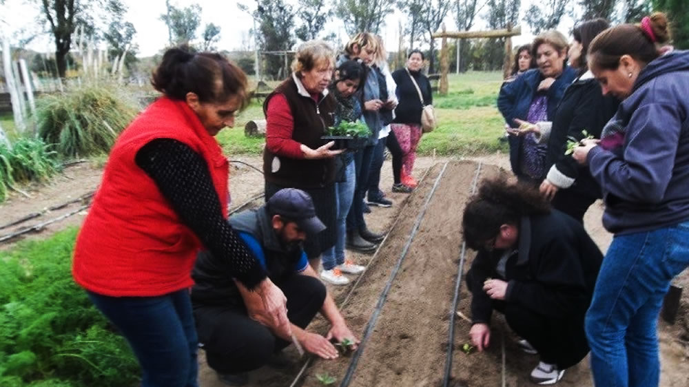 Fomentando las Huertas Familiares en General Acha