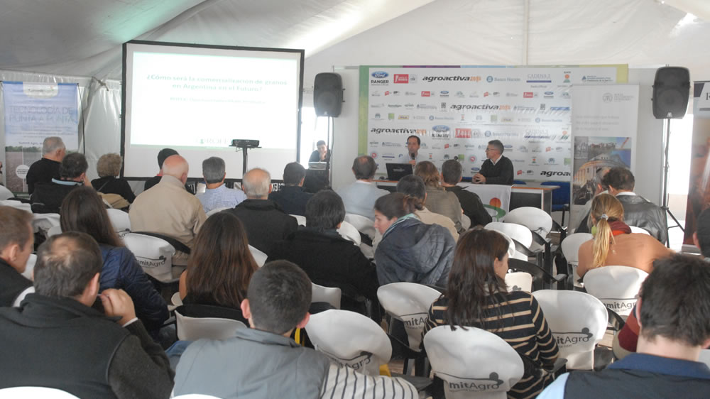 Capacitación y tecnología en el auditorio de Agroactiva