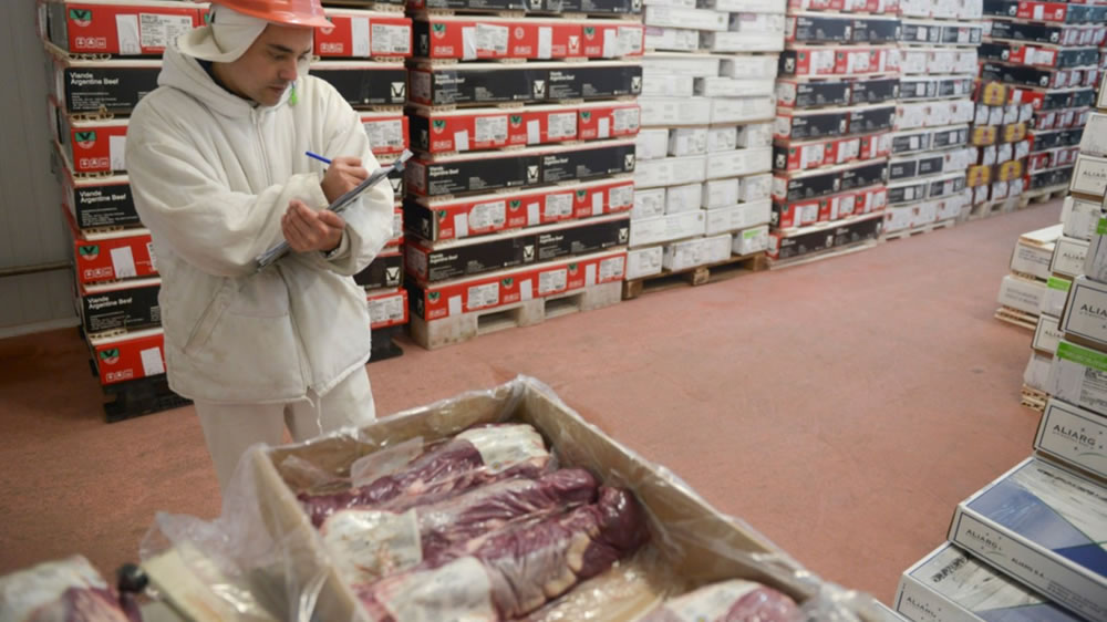 Argentina rompe récord de exportación de carne vacuna en un siglo, a pesar de caídas en volumen