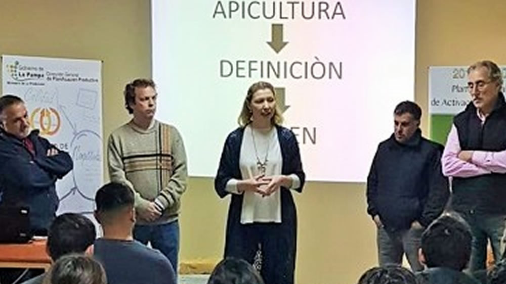 Comenzó el curso de Iniciación Apícola