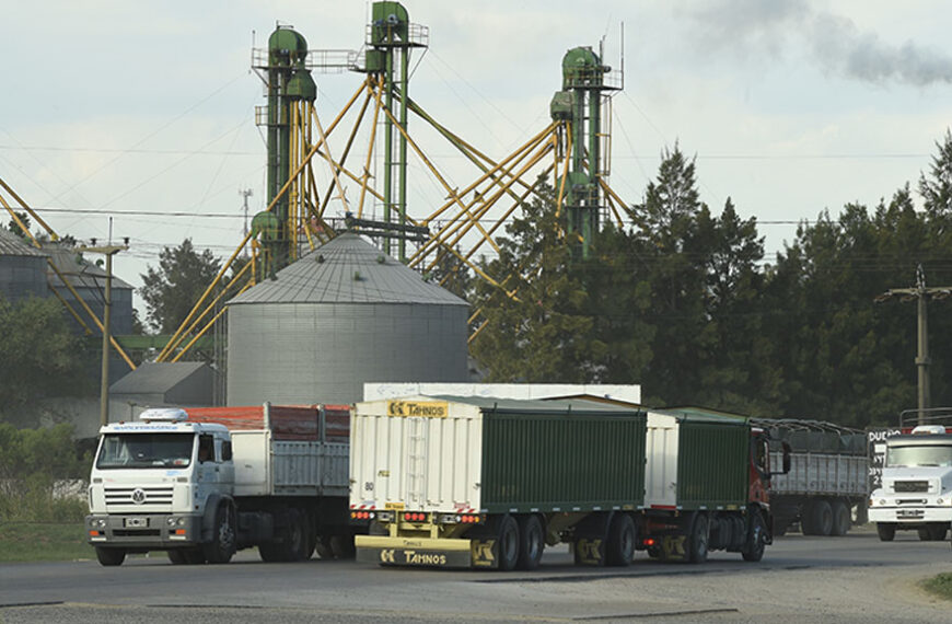 Por la sequía se desploma la actividad en acopios, transporte de cargas y producción de maquinaria agrícola