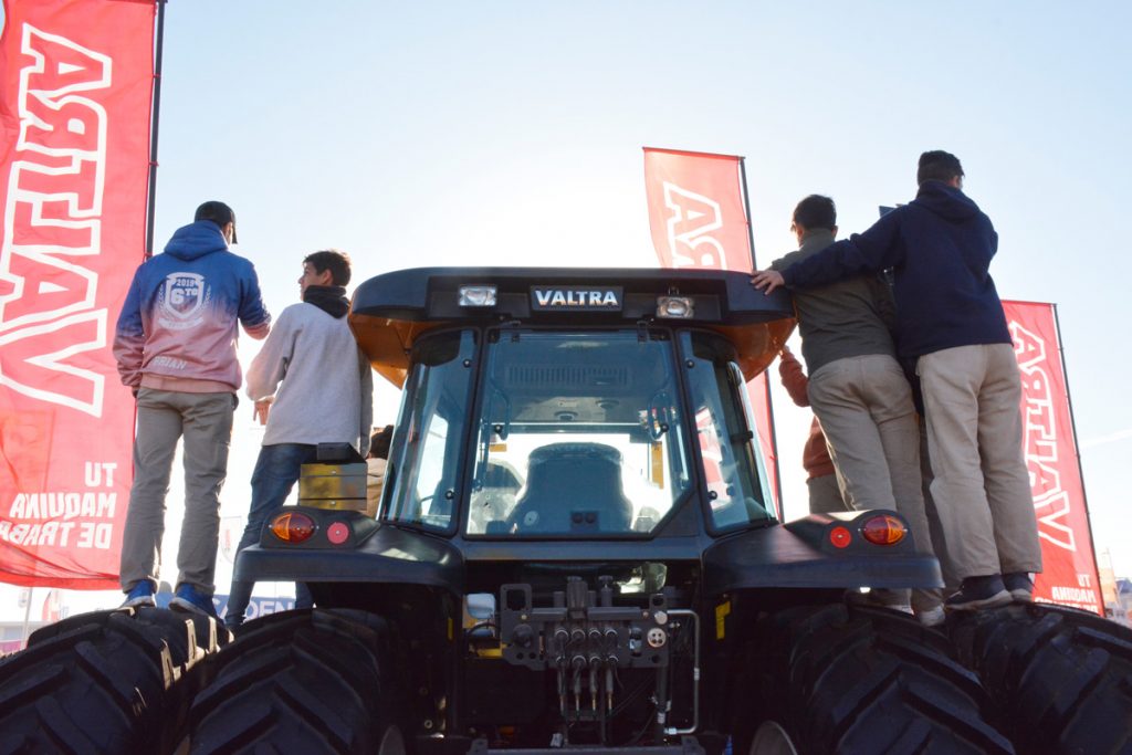 La venta de maquinaria agrícola creció un 2,4% con respecto a marzo, pero cayó 4,8% interanual