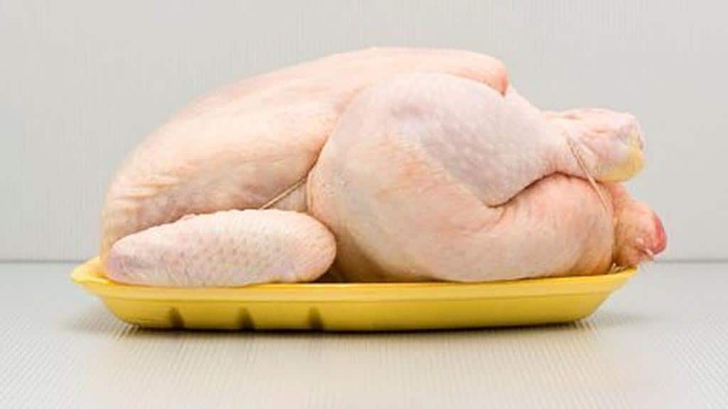 El consumo de pollo igualó al de carne bovina en 50 kilos por persona