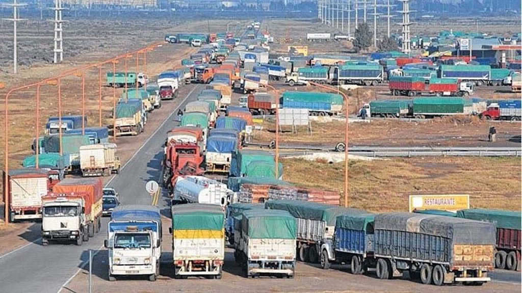 Cayó 94% el ingreso de camiones en el puerto de Bahía Blanca por el paro de transportistas