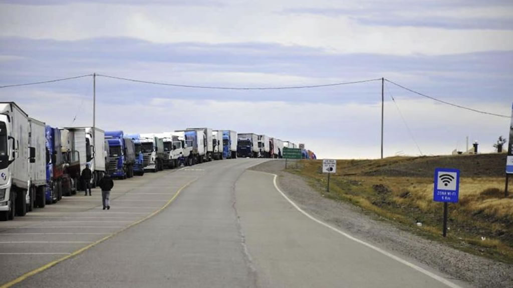 Transportistas autoconvocados levantaron el paro en los puertos de Bahía Blanca y Quequén