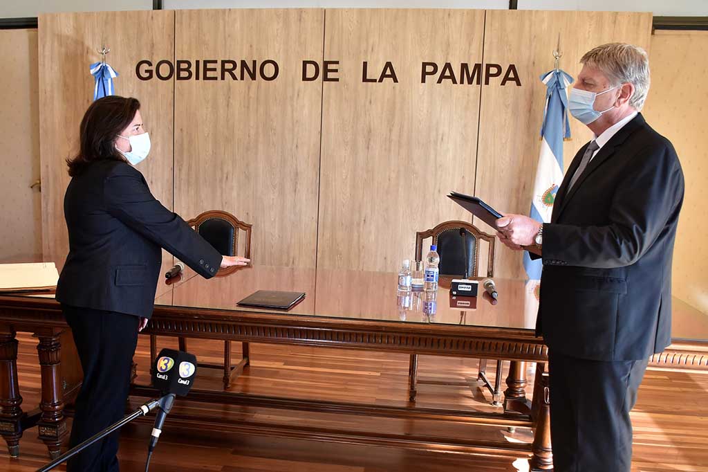 Asumió Fernanda González como ministra de la Producción