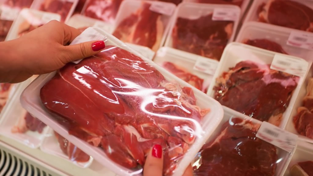 El dato inesperado de 2023: pese a la brusca caída del poder adquisitivo, creció el consumo de carnes
