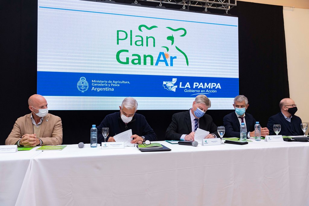 Ziliotto y Domínguez presentaron el Plan GanAr