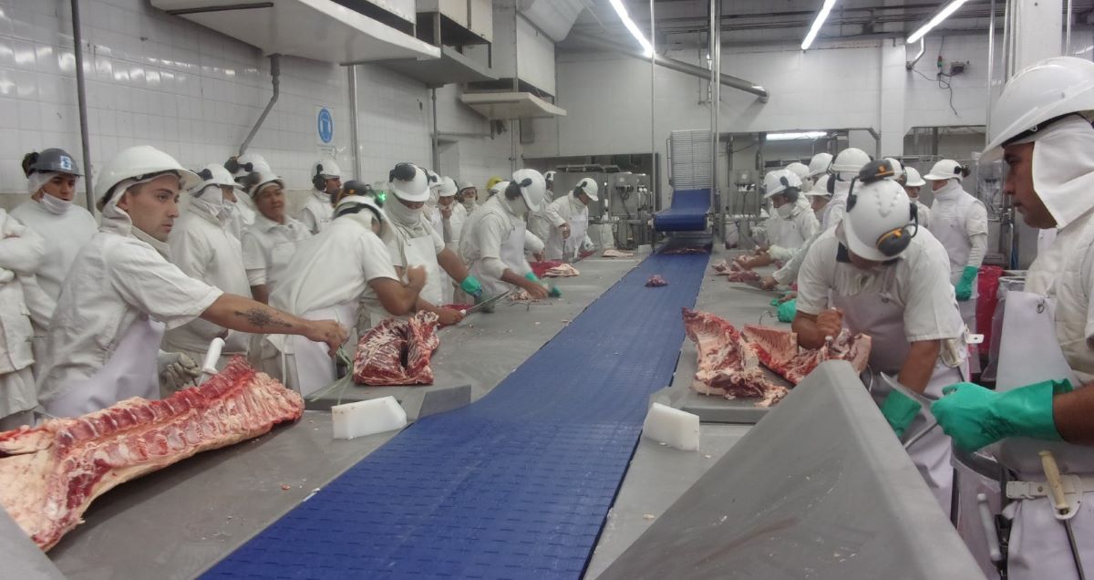 Producción visitó el Frigorífico Carnes Pampeanas