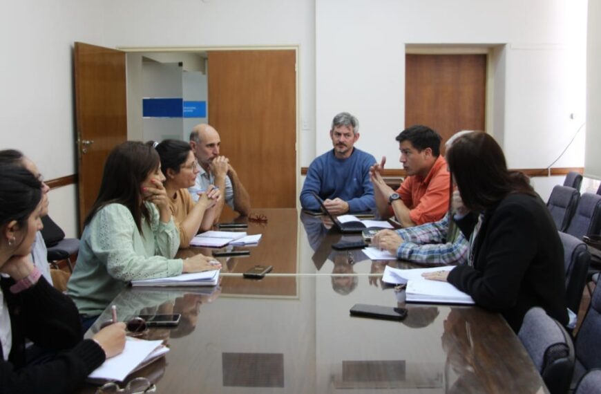 Medidas para proteger a la producción ganadera ante la creciente del Río Paraná