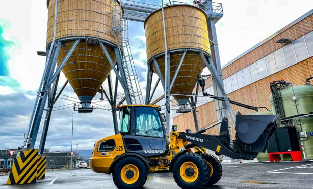 100% eléctrica: qué autonomía tiene la máquina que se adapta a diversas tareas del campo y no emite ruidos