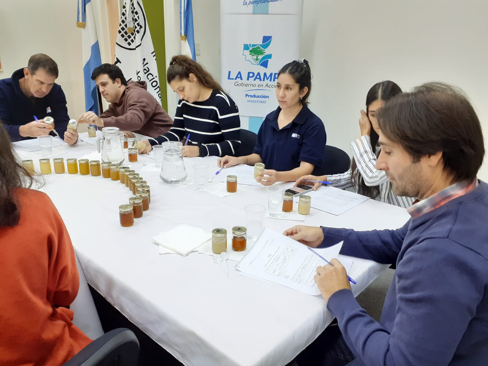 Trabajo interinstitucional para la caracterización de la miel pampeana