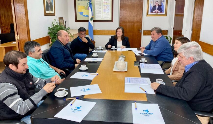 Presentaron nuevo préstamo de capital de trabajo para cooperativas apícolas pampeanas