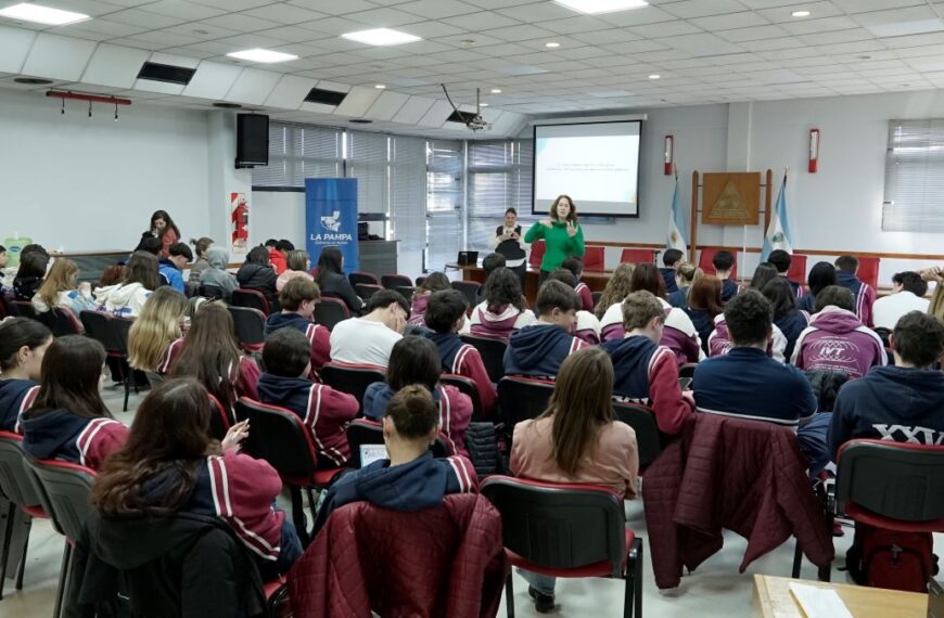 Capacitación “Comunicación en Acción” culminó con éxito, formando a más de 300 emprendedores pampeanos.