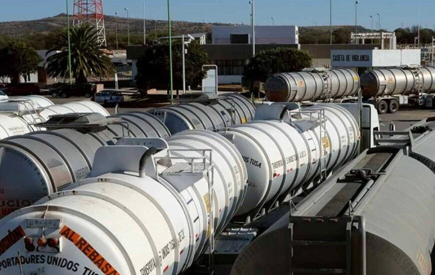 Argentina suspende transporte de combustible en el Paraná y preocupa a importadores paraguayos por posibles impactos