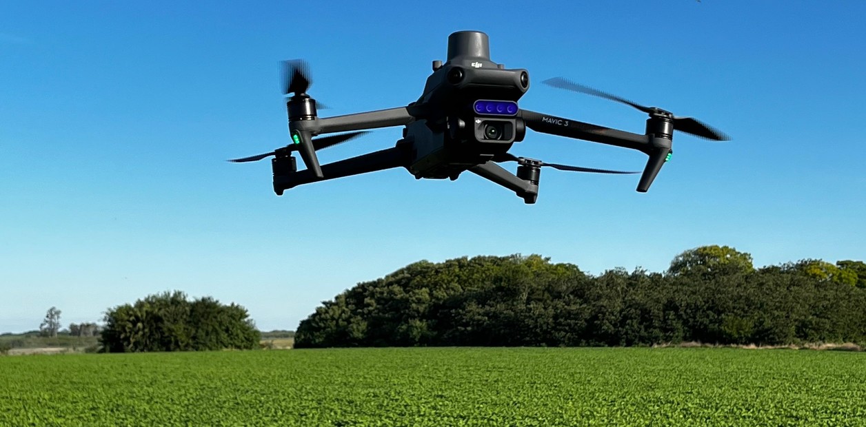 Cómo los drones optimizan las aplicaciones dirigidas de herbicidas en sistemas productivos complejos