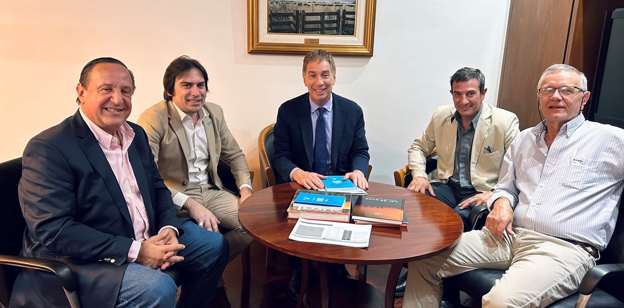 Santilli se reunió con Coninagro y confía en que la reforma laboral logre media sanción en el Senado